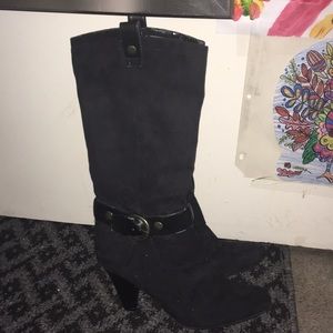 Used 4 inch heel boots